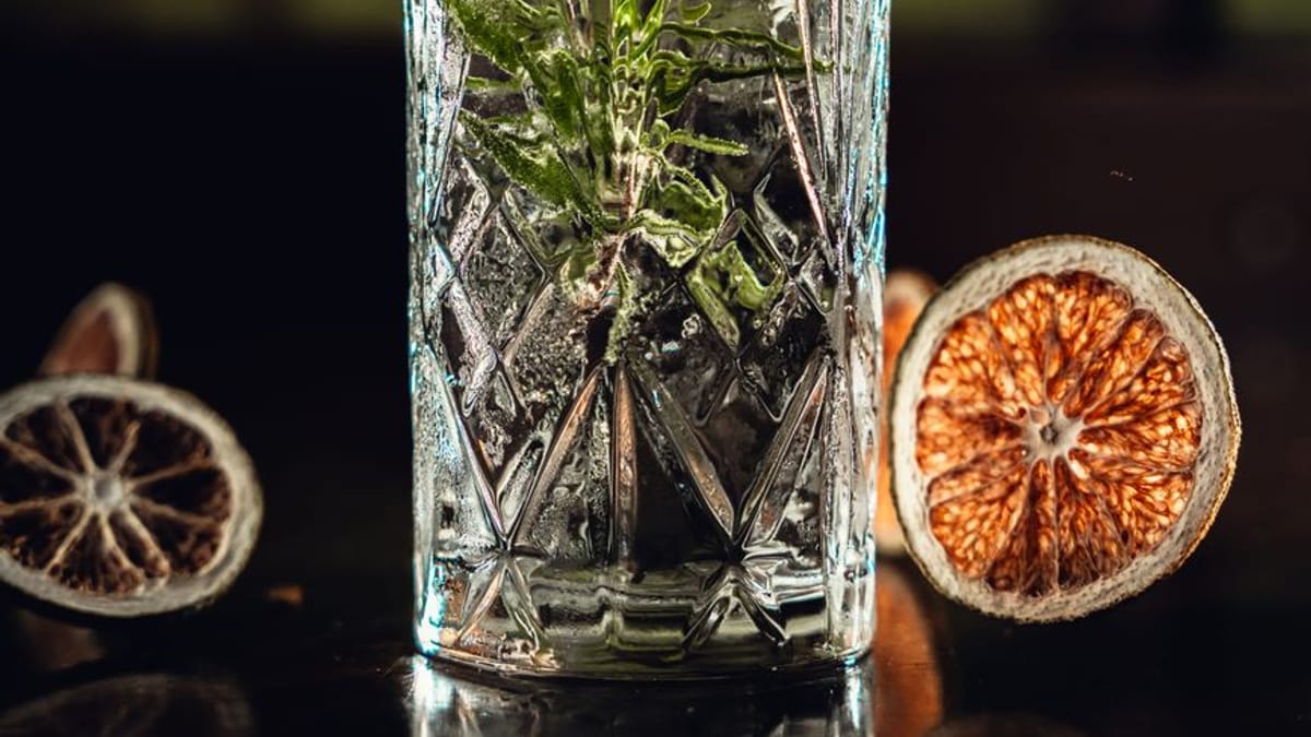 Zero-Proof Gin & Tonic — alcohol-free