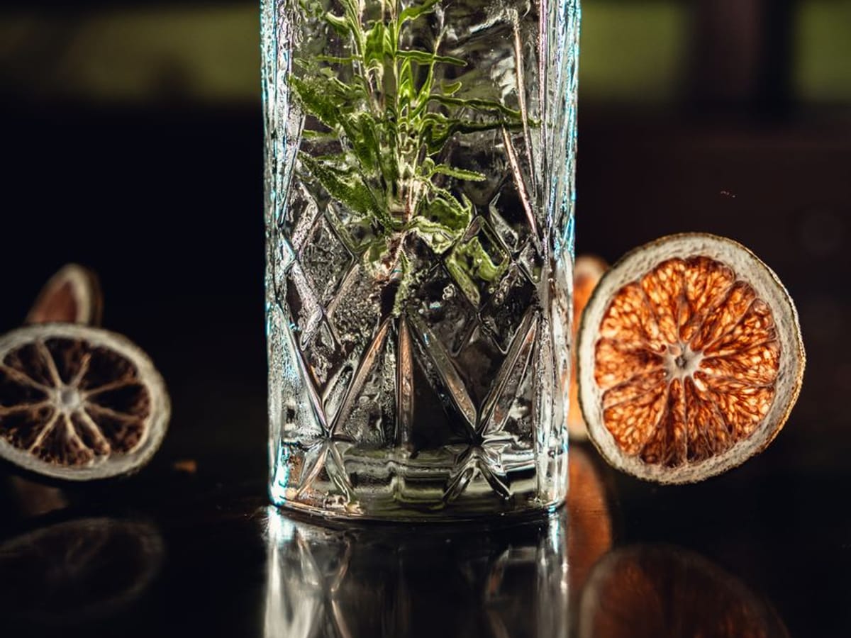Zero-Proof Gin & Tonic — alcohol-free